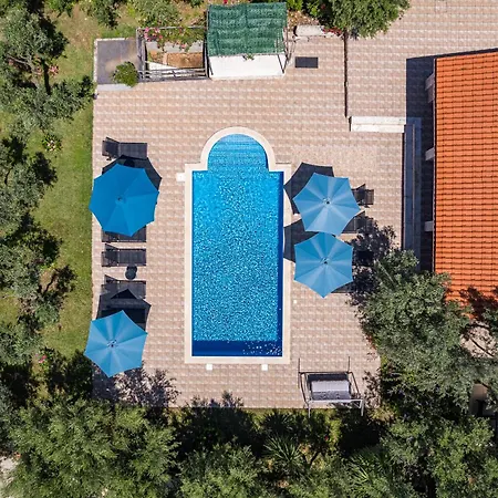 Villa Lavinija