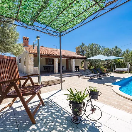 Villa Lavinija Kavran